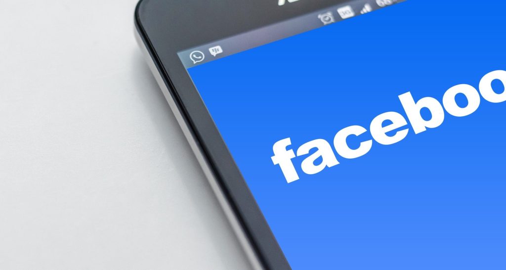 Bien communiquer sur Facebook, comment faire en Suisse ?