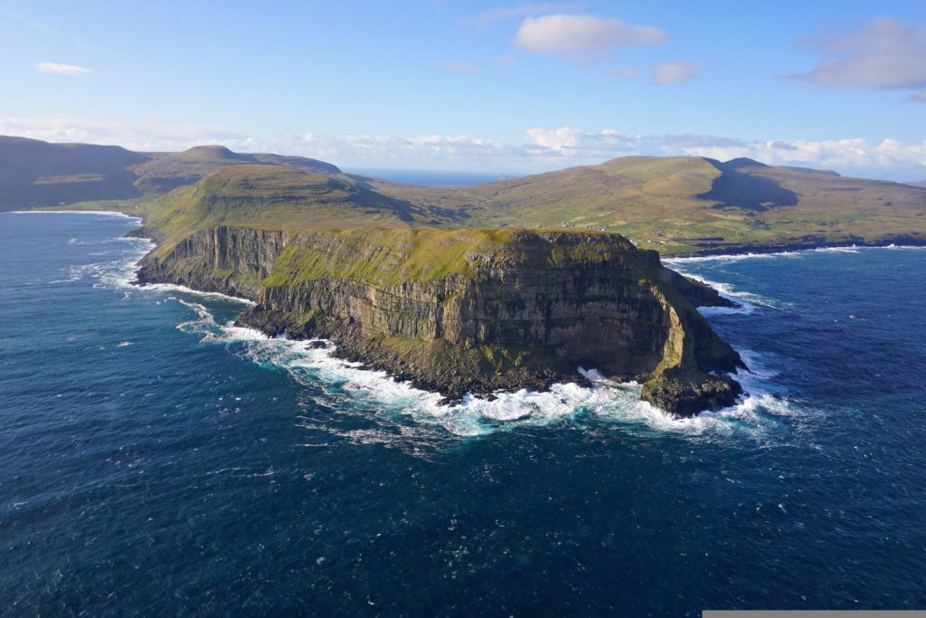 Le Royaume-Uni doit couper les liens avec le massacre des dauphins