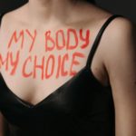 Les solutions pour se refaire la poitrine en 2025 en Suisse